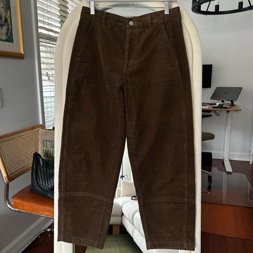 EVERLANE: "THE UTILITY BARREL PANT"